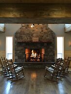 The Retreat at Norwich Lake