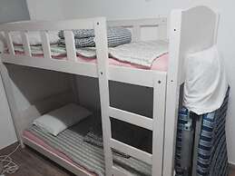 Orange Guesthouse - Hostel