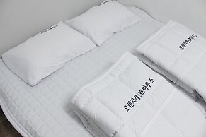 Orange Guesthouse - Hostel