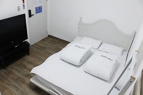 Orange Guesthouse - Hostel