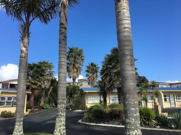 Raglan Palm Beach Motel