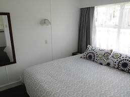 Raglan Palm Beach Motel