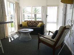 Raglan Palm Beach Motel