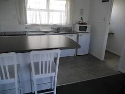 Raglan Palm Beach Motel