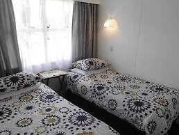 Raglan Palm Beach Motel