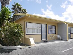 Raglan Palm Beach Motel