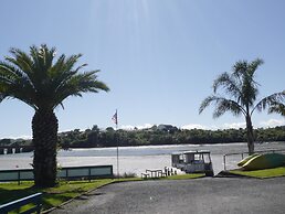 Raglan Palm Beach Motel