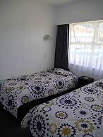 Raglan Palm Beach Motel