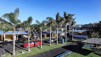 Raglan Palm Beach Motel
