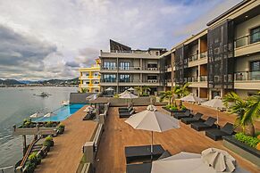 Two Seasons Coron Bayside Hotel