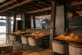 Two Seasons Coron Bayside Hotel