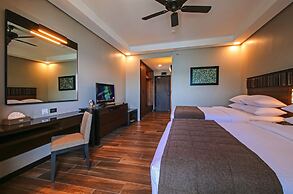 Two Seasons Coron Bayside Hotel