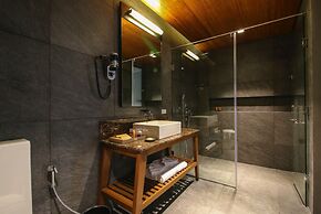 Two Seasons Coron Bayside Hotel