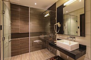 Two Seasons Coron Bayside Hotel