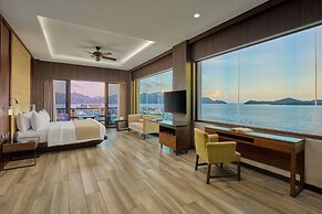 Two Seasons Coron Bayside Hotel