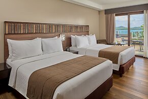 Two Seasons Coron Bayside Hotel