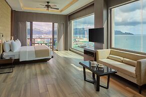 Two Seasons Coron Bayside Hotel