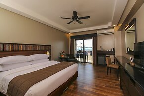 Two Seasons Coron Bayside Hotel