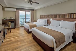Two Seasons Coron Bayside Hotel