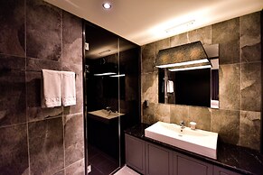 Golden Business Hotel