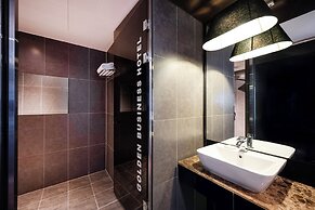 Golden Business Hotel