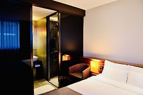 Golden Business Hotel