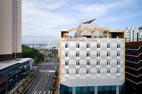 Golden Business Hotel