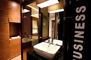 Golden Business Hotel