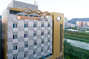 Golden Business Hotel