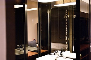 Golden Business Hotel