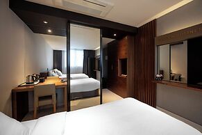 Golden Business Hotel