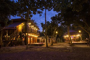 Nan De Panna Riverside Homestay