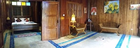 Nan De Panna Riverside Homestay