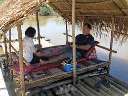 Nan De Panna Riverside Homestay