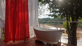 Nan De Panna Riverside Homestay