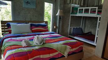 Nan De Panna Riverside Homestay