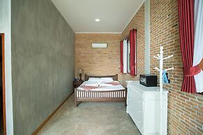 Nan De Panna Riverside Homestay