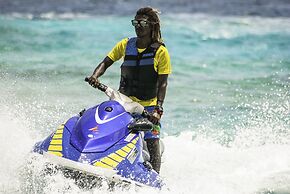 Triton Beach Hotel & Spa