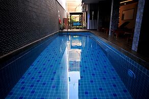 Triton Beach Hotel & Spa