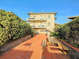 Sea view and ground floor Apartments le Dune