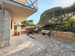 Sea view and ground floor Apartments le Dune