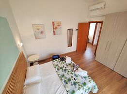 Sea view and ground floor Apartments le Dune