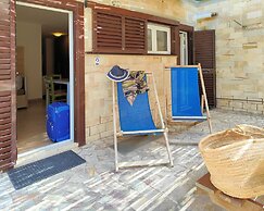 Sea view and ground floor Apartments le Dune