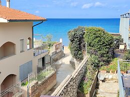 Sea view and ground floor Apartments le Dune