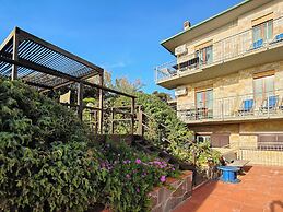 Sea view and ground floor Apartments le Dune