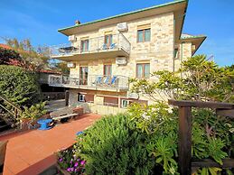 Sea view and ground floor Apartments le Dune