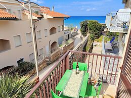 Sea view and ground floor Apartments le Dune