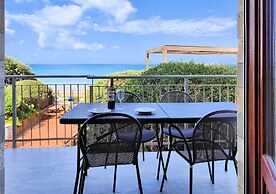 Sea view and ground floor Apartments le Dune