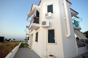 Koukounari Apartments