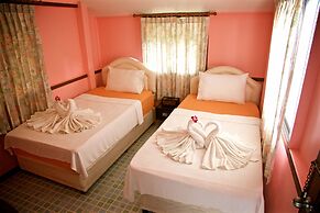 Poohbar Resort & Lotusdive